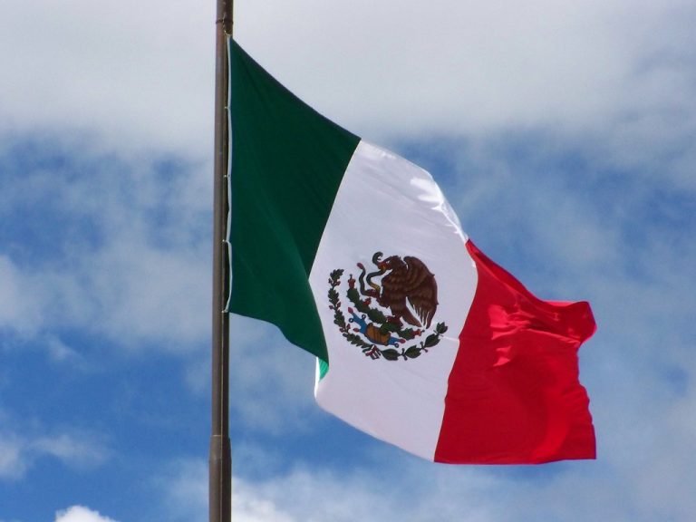 Bandera de México: historia, curiosidades, orígen y significado